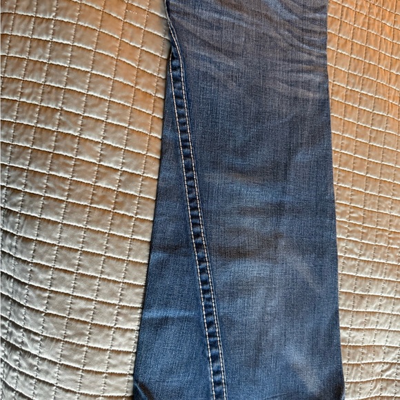 True Religion Classic Blue Jeans - Picture 8 of 9